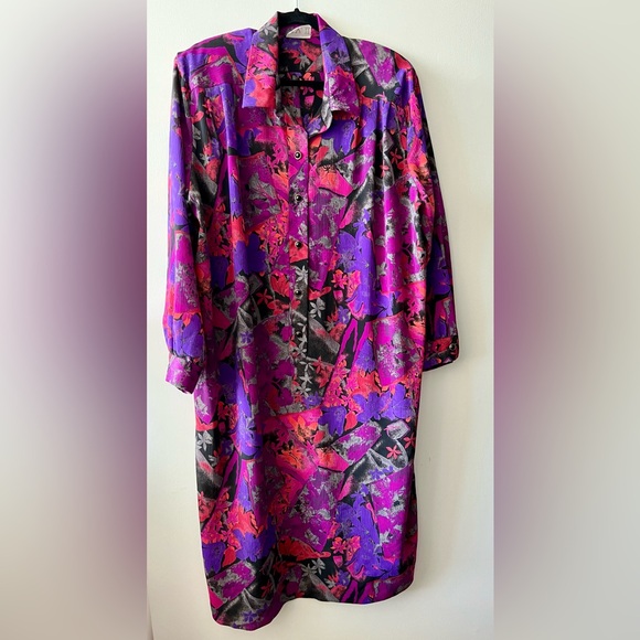Vintage 80s / 90s Silky Patterned Shirtdress - Picture 2 of 6